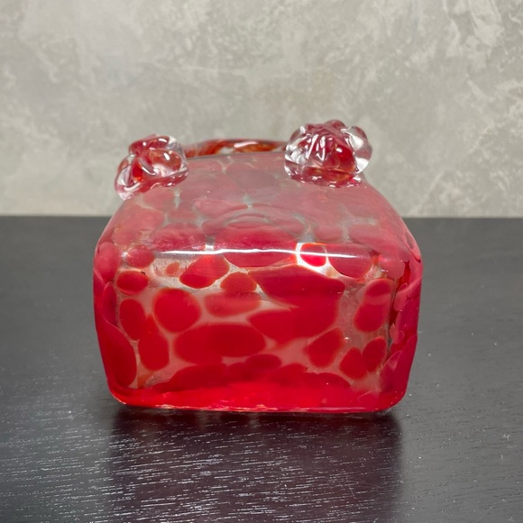 Murano style red glass purse flower vase - Picture 4 of 5